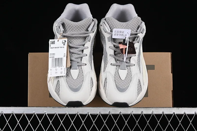 All Categories Ad Yeezy Coconut Series G Version Ad Yeezy Boost 700 V2 "Static" EF2829 Kanye Coconut 700 3M Reflective Running Shoes